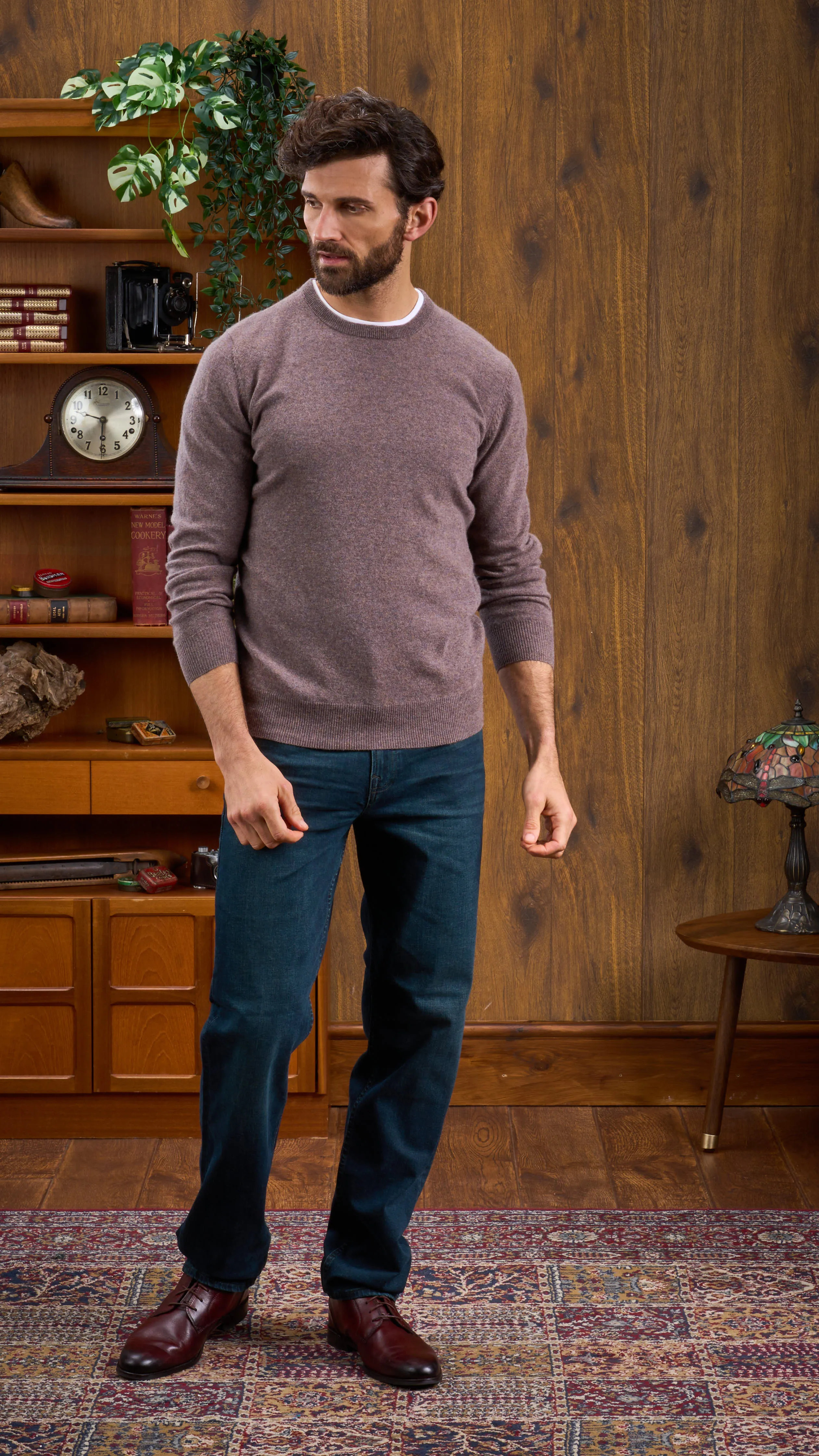 Men's Geelong Lambswool Crew Neck Jumper In Mahogany - Regular Fit