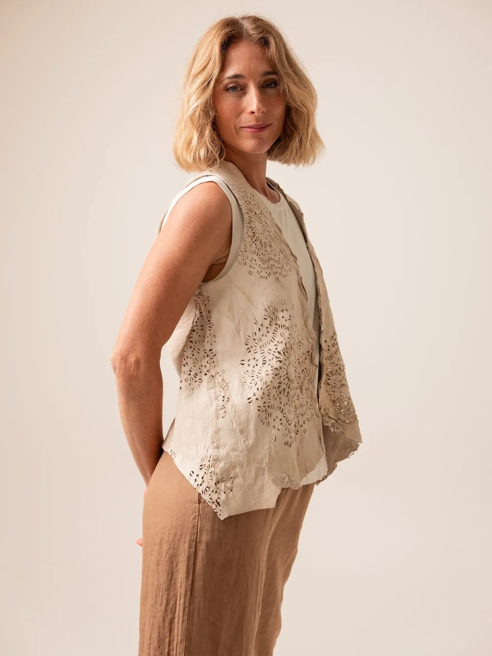 Transit Par Such Laser Cut Vest in Ivory